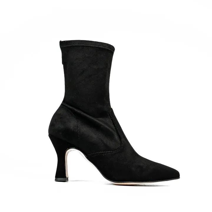 D Chicas Black Suede Heeled Boot