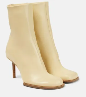 Les Bottines Rond Carré Jacquemus leather ankle boots, white